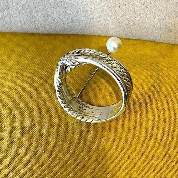 One of David Yurman’s most iconic designs, the X Collection - Picture 7 of 8